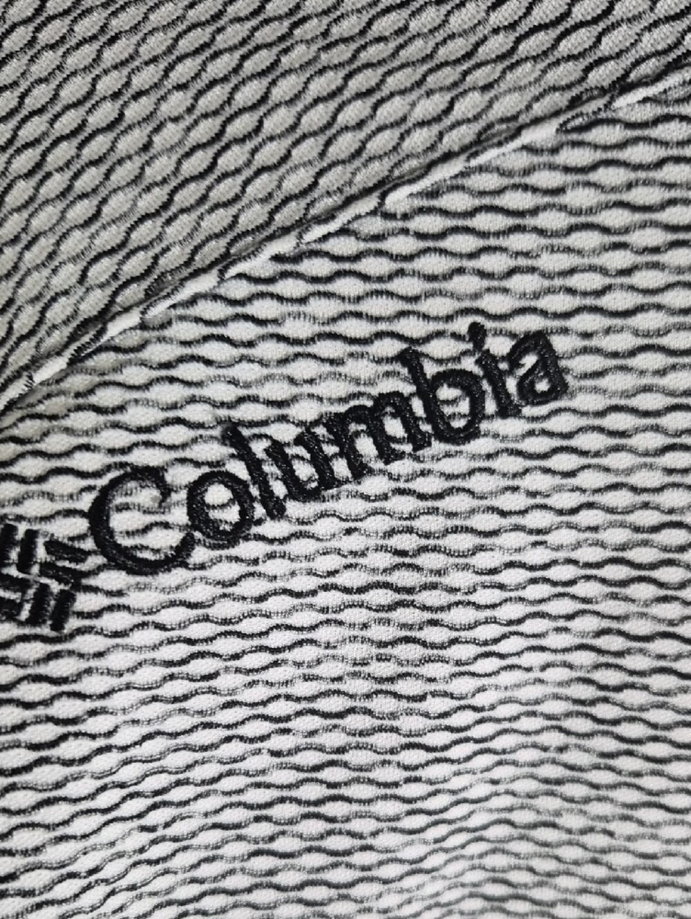 Columbia Men's Light Gray Quarter-Zip Performance Top - Picture 5 of 9
